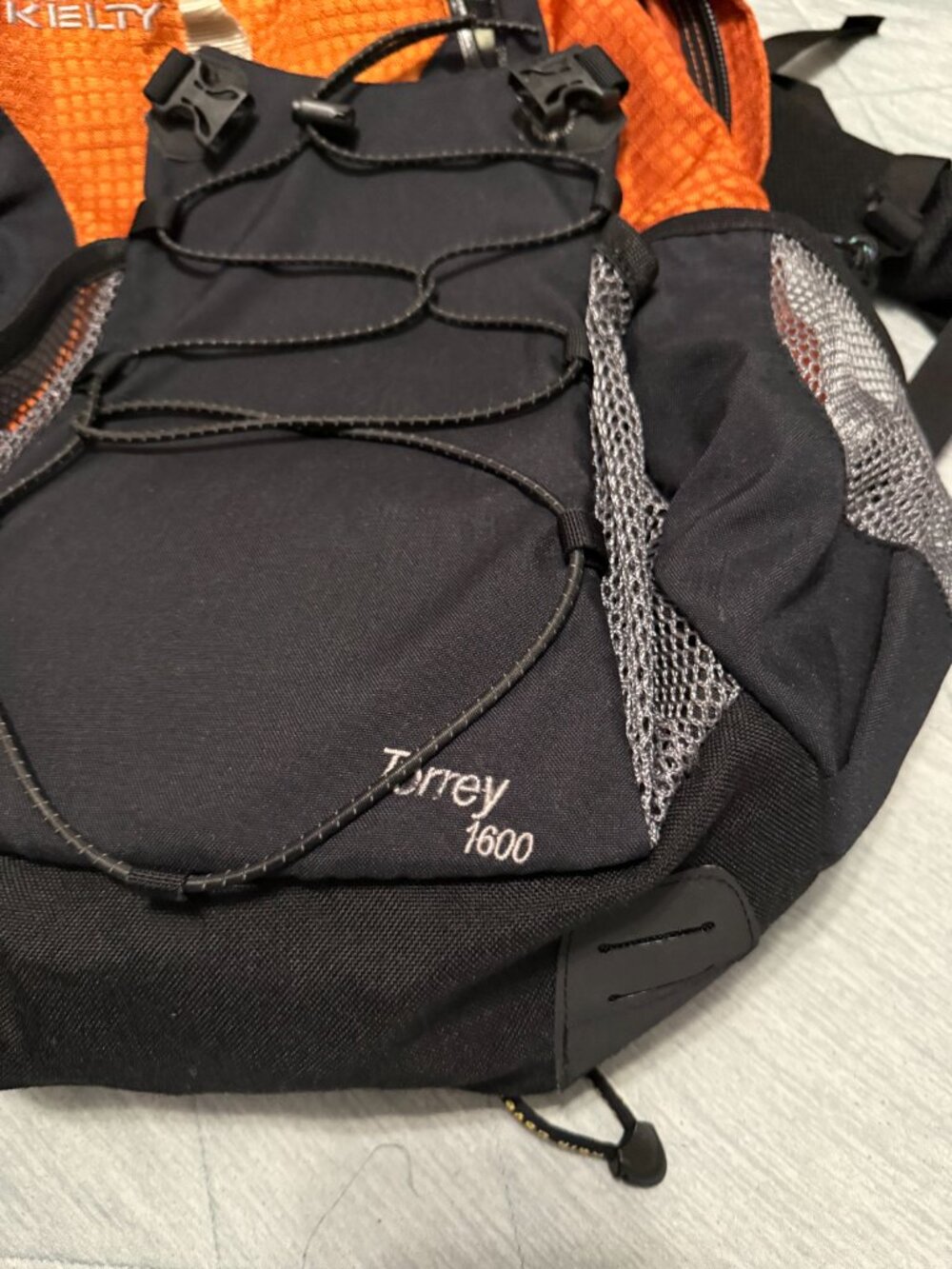 Kelty Torrey 1600 Amber/Black Pack w/o hydration bag - Picture 15 of 16